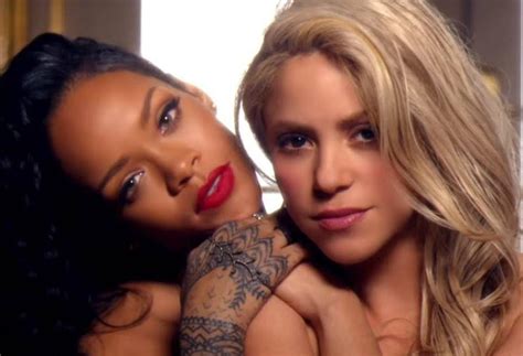 shakira nudo|Shakira e Rihanna, video «hot» insieme .